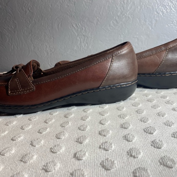 Collection by Clarks Ashland Brown Leather Bubble Loafer - Picture 12 of 16